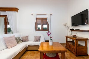 TV - YourHouse Can Grau Petit (Sencelles)