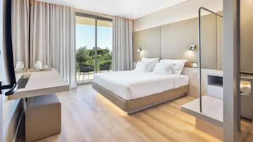2 bedrooms, minibar, in-room safe, desk