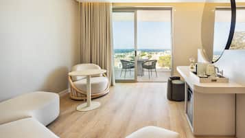 Premium Suite Terrace | 2 多间卧室、迷你吧、客房内保险箱、办公桌