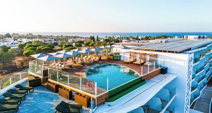 Castelo Suites Hotel