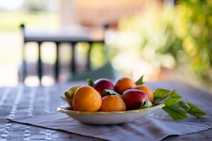 Unclassified image, 2 of 80, button