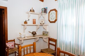 Unclassified image, 5 of 80, button