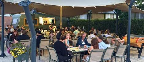 Servei de restauració a l'aire lliure