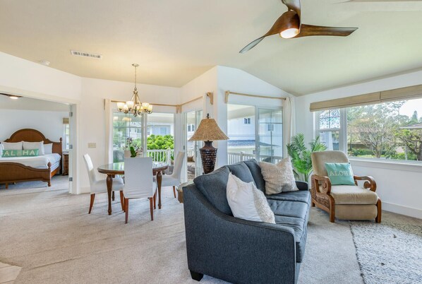 Smart TV, books, music library, stereo - New Listing! Lovely North Shore Gem in Princeville (Princeville)