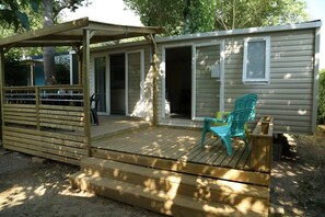 Unclassified image, 5 of 18, button