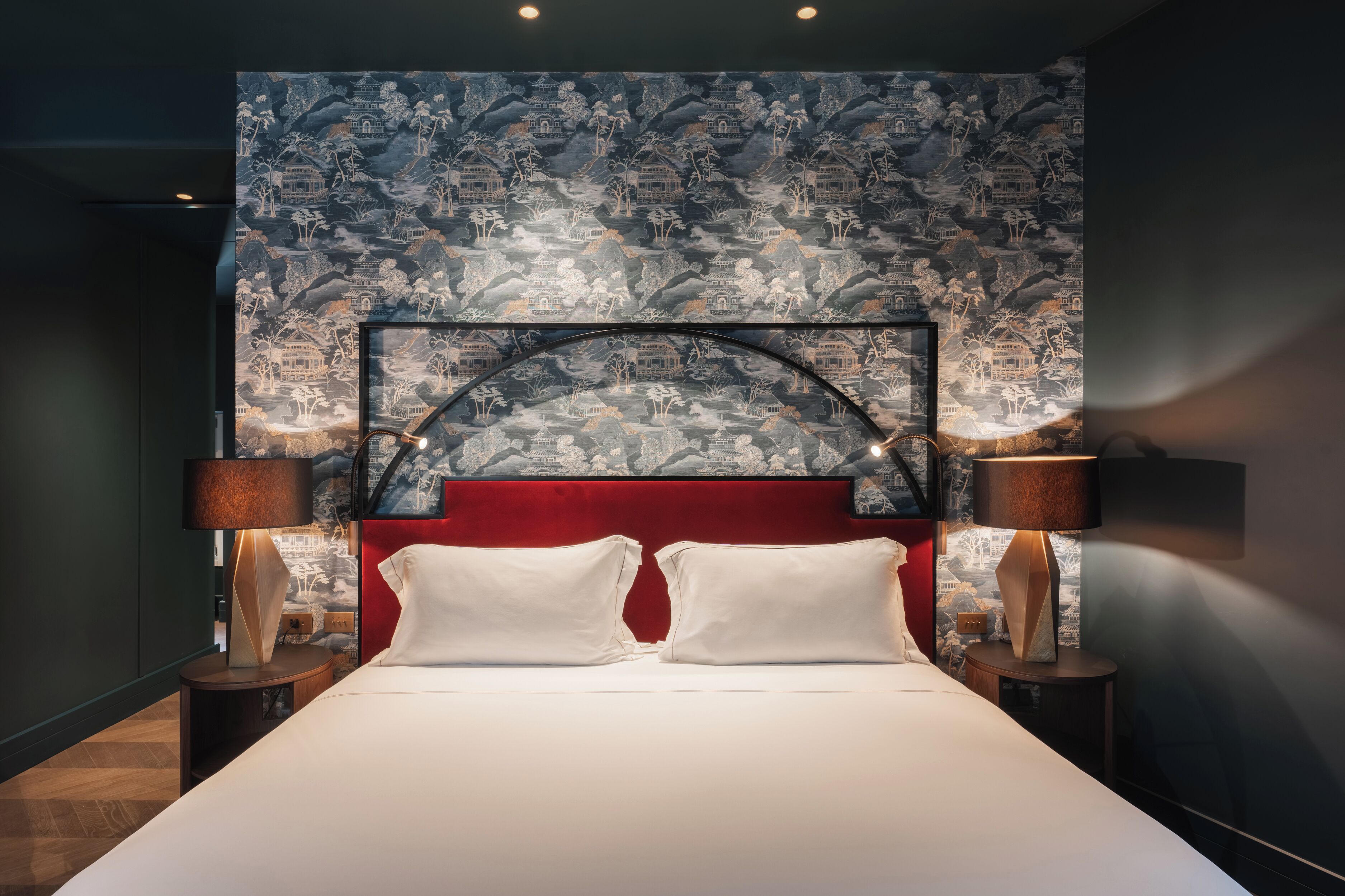 Room (Prestige) | Premium bedding, minibar, in-room safe, desk