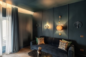 Signature Suite (Doge) | Premium bedding, minibar, in-room safe, desk - The Goethe Hotel - Small Luxury Hotels of the World (Rome)