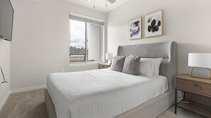 1 bedroom, desk, iron/ironing board, WiFi