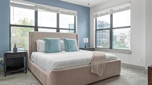 2 bedrooms, desk, iron/ironing board, WiFi - Landing | Stylish 2BD, Pool, Gym (Atlanta)