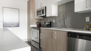 Kühlschrank, Esstisch