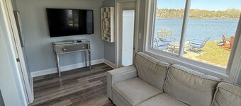 Cozy Waterfront Cottage