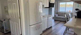 Cozy waterfront cottage