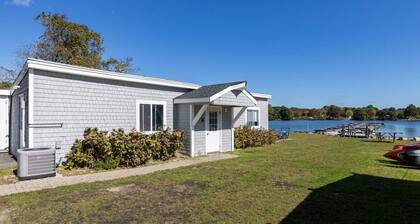 Cozy Waterfront Cottage