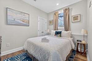 4 bedrooms, iron/ironing board, travel crib, WiFi - Noank Waterfront and Beaches (Groton)