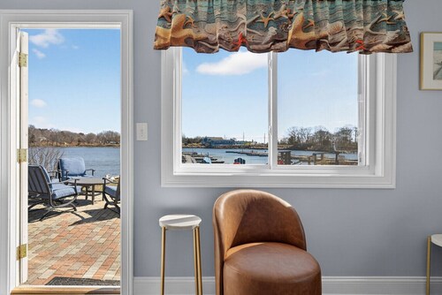 11 Bedroom Tranquil Waterfront Getaway