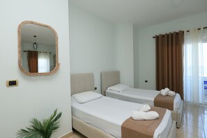 Family Studio, Sea View | Soundproofing, free WiFi, bed sheets - Michelle Apartments (Ksamil)