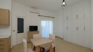 Monolocale familiare, vista mare | Insonorizzazione, Wi-Fi gratuito, lenzuola