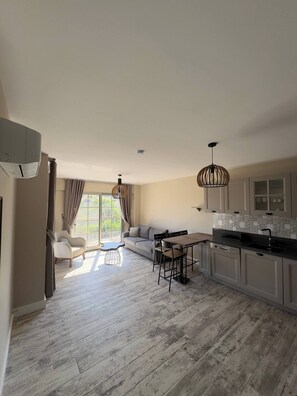 Living area - Valinor Urla Apartment 5 / 2+1 (Urla)