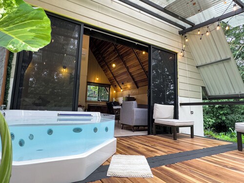 River Paradise Cabin with Private Jacuzzi