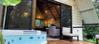 River Paradise Cabin with Private Jacuzzi