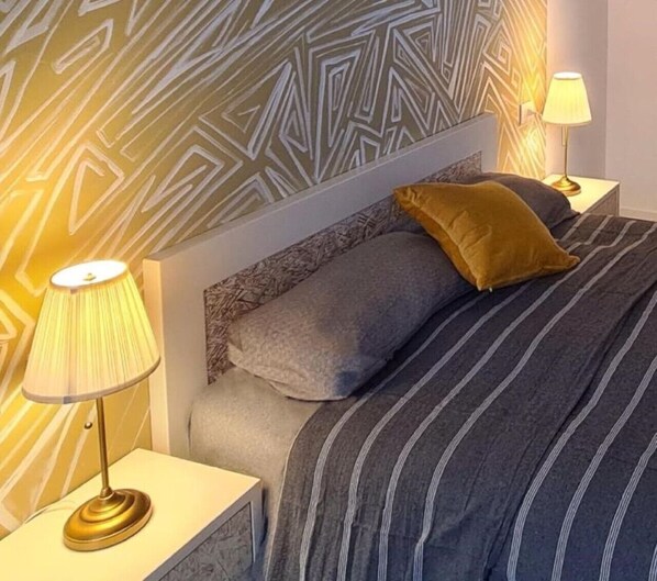 2 camere, una scrivania, Wi-Fi, lenzuola