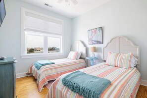 2 chambres, fer et planche à repasser, accès Internet