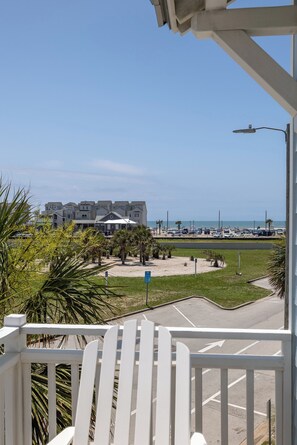 Property grounds - Mama's Lookout - 2 Bedrooms, 2 Baths, Oceanview Condo (Atlantic Beach)