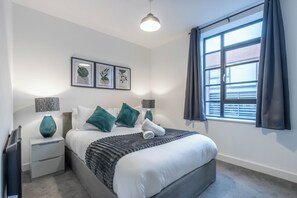 Apartment, 1 Bedroom | 1 bedroom - Professionals, City Centre, Parking, Superstore Nearby (Birmingham)