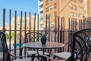 Outdoor dining - Spacious with Terrace and Private BBQ in Belgrano (Buenos Aires)