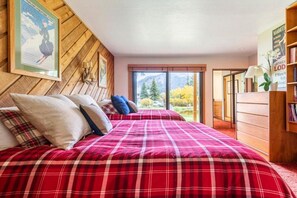 3 bedrooms, desk, iron/ironing board, free WiFi