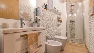 Classic Apartment | Bilik Mandi