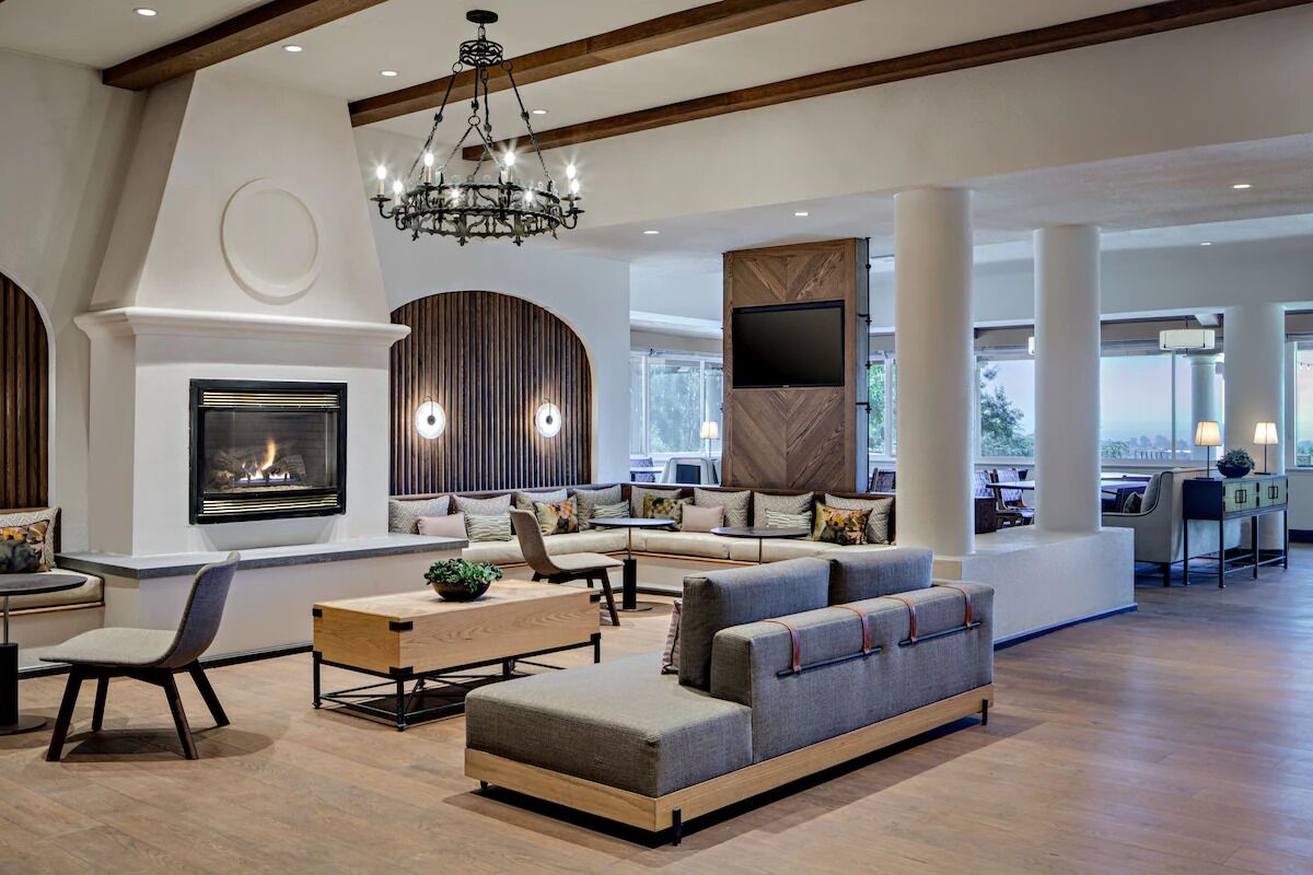 Couple Nature Retreat | Spacious Suite W/ Resort View | Outdoor Pool Access - Capitola, CA