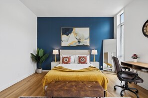 3 bedrooms, desk, iron/ironing board, free WiFi