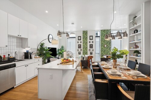 The Emerald:3BD In the Heart of Magnolia &Stylish!