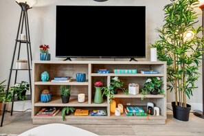 Children's area - Charming 2BDTownhouse: JOYfull &Magnolia walkable! (Fort Worth)