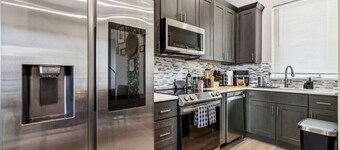 Charming 2BDTownhouse: JOYfull &Magnolia walkable!