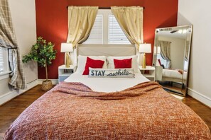 2 bedrooms, desk, iron/ironing board, travel cot