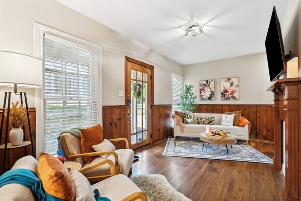 Smart TV, books, offices