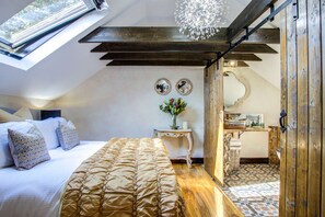 3 chambres, fer et planche à repasser, lit de bébé portatif