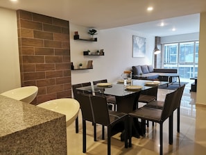 Deluxe Apartment | Dining room - Alure Appartamenti Exclusivity Gym Pool (Mexico City)