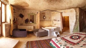 1 bedroom, WiFi, bed sheets - Family Room with Mountain View (Uchisar)