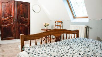 4 slaapkamers, een strijkplank/strijkijzer, gratis wifi