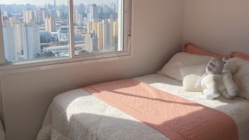2 quartos, ferros/tábuas de passar roupa, Wi-Fi, roupa de cama
