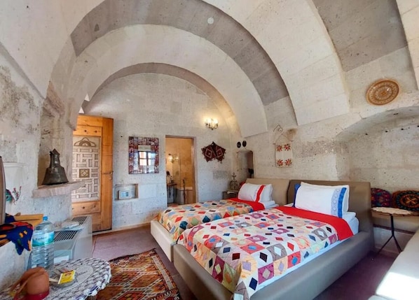 1 bedroom, WiFi, bed sheets - Double or Twin Room with Terrace (Uchisar)