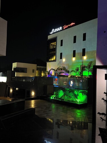 Lunar Signature Hotel & Suites 