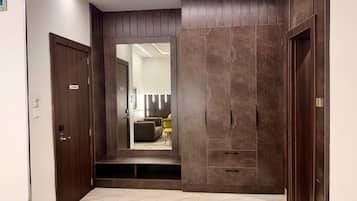 In-room safe, desk, soundproofing, free WiFi