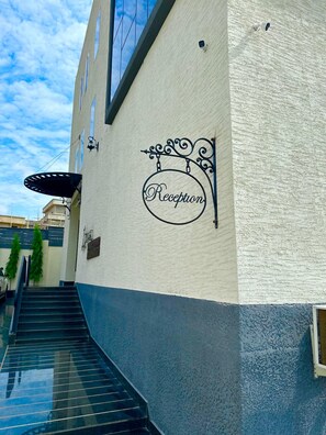 Fachada de la propiedad