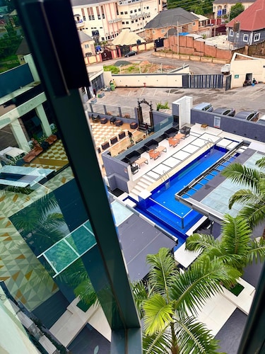 Lunar Signature Hotel & Suites 