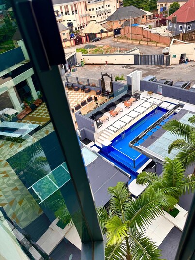 Lunar Signature Hotel & Suites 