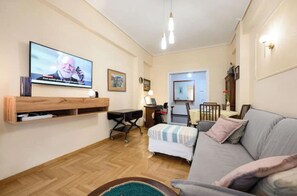 Smart TV - Apartment near Athens Towers
(Athina)